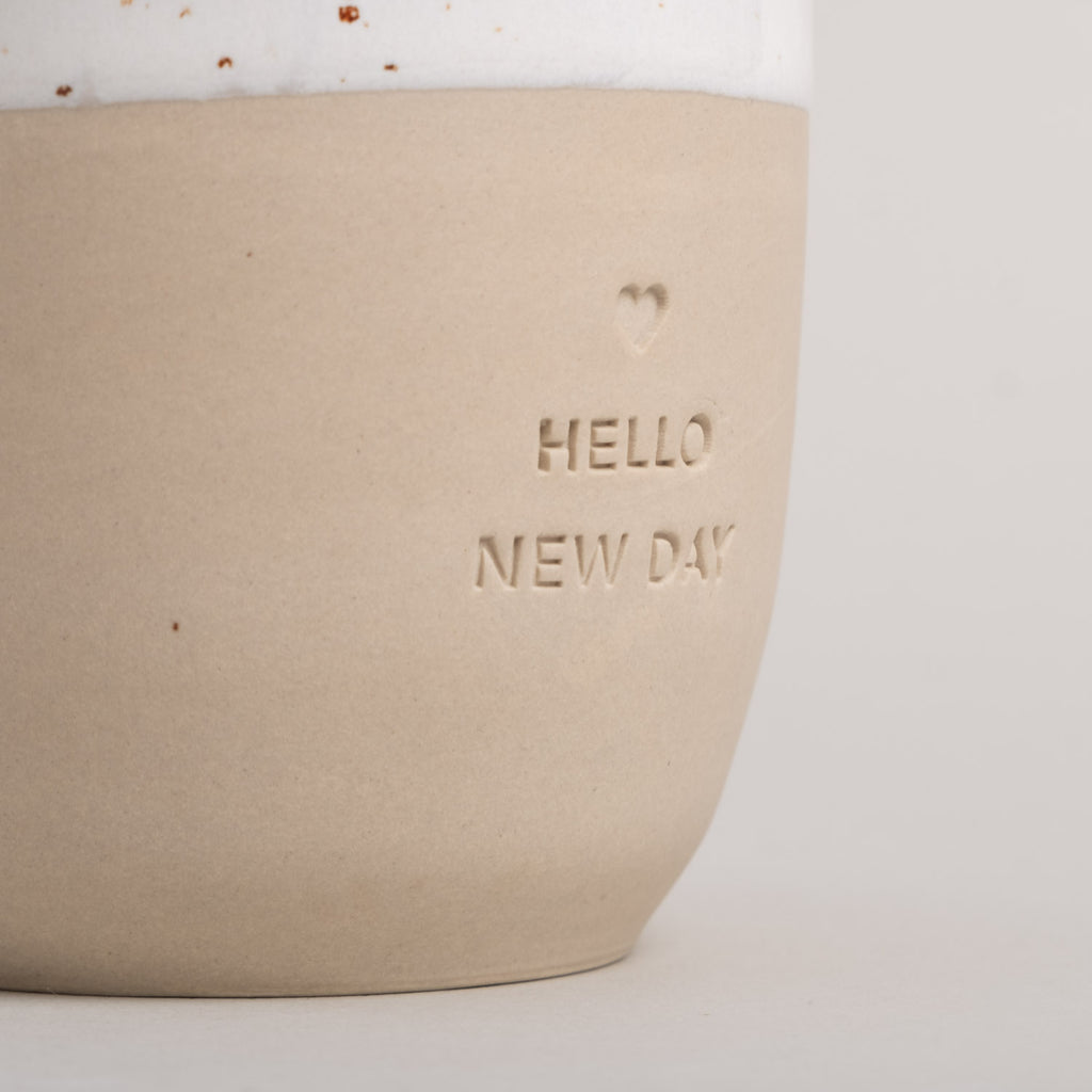 Becher Hello New Day