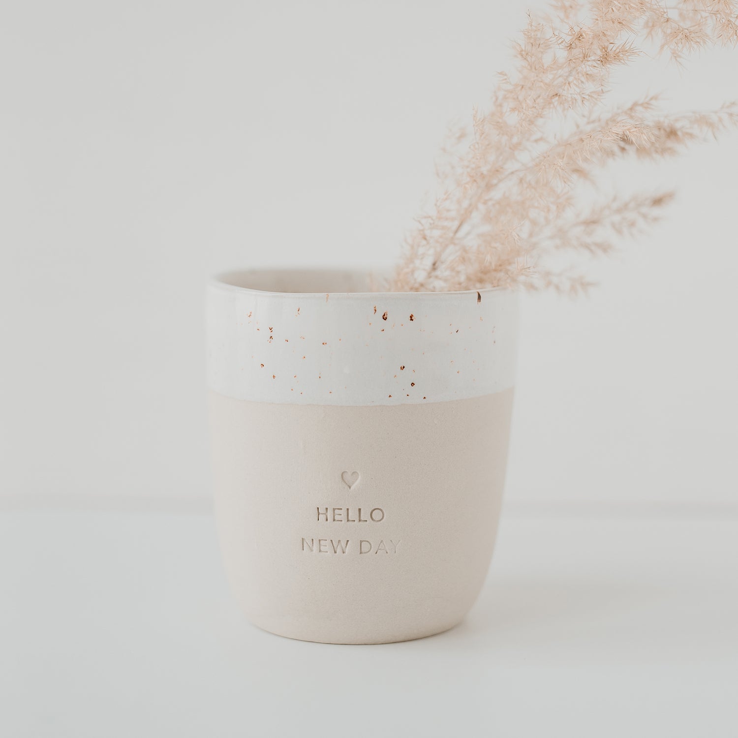 Becher Hello New Day